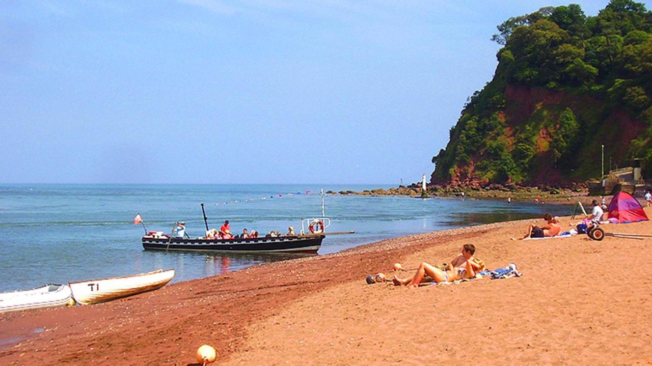 The Nest - Thatched Seaside Country For Two Holiday home *