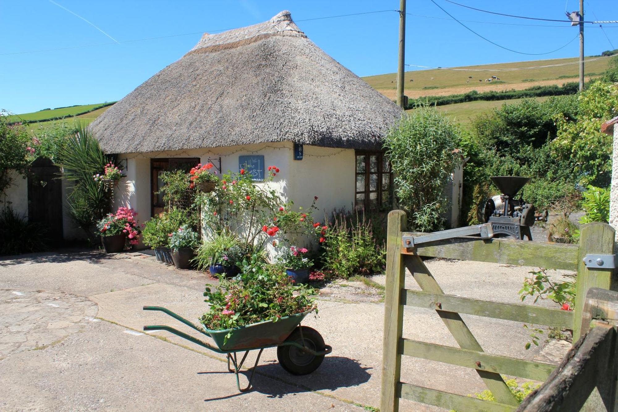 Holiday home The Nest - Thatched Seaside Country For Two *